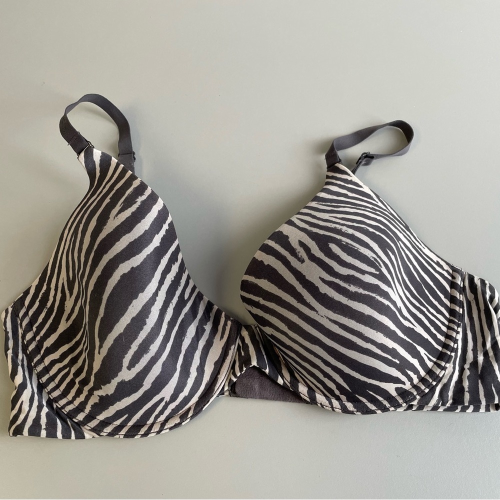 Nakeds Bra by Victoria Secret size 34C